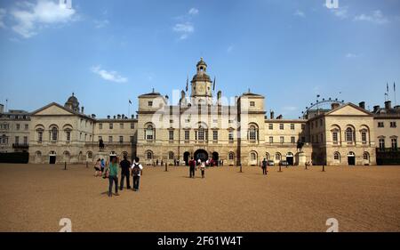 21. April 2011. London, England. Parade der Pferdegarde, Teil der königlichen Hochzeitsroute, durch die die Prozession auf dem Weg zum Buckingham Pal führt Stockfoto