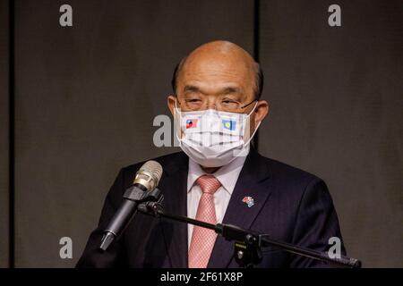 Taipeh, Taiwan. März 2021, 29th. Der Premierminister der Republik China, Su Tseng-chang, spricht während einer Pressekonferenz des taiwanesischen Außenministeriums (MOFA) Taipei.der Präsident von Palau ist vom 28. März bis zum 01. April zu einem fünftägigen Besuch in Taiwan, um eine "Reiseblase" zu starten. Erlaubt Reisen zwischen Taiwan und Palau mit weniger COVID-19 Einschränkungen. Kredit: SOPA Images Limited/Alamy Live Nachrichten Stockfoto