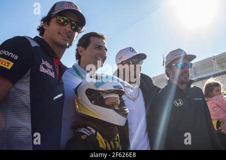 SAINZ Carlos jr (Spa) Toro Rosso STR12, DE LA ROSA Pedro (Spa) ex Formel 1 Fahrer, HAMILTON Lewis (gbr) Mercedes W08 Hybrid EQ Power+ Team Mercedes GP und ALONSO Fernando (Spa) McLaren Honda MCL32 mit De La Rosa Tochter während 2017 Formel 1 FIA Weltmeisterschaft, Spanien Grand Prix, In Barcelona Catalunya vom 11. Bis 14. Mai - Foto: Xavi Bonilla / DPPI Stockfoto