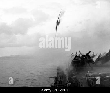 2. Weltkrieg, Schlacht von Okinawa, Kamikaze Angriff, 1945 Stockfoto