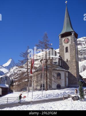 Pfarrkirche St. Mauritius, Kirchplatz, Zermatt, Wallis, Schweiz Stockfoto