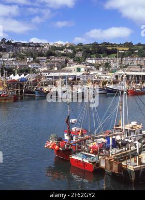 Angelboote/Fischerboote in Newlyn Harbour, Newlyn, Cornwall, England, Vereinigtes Königreich Stockfoto