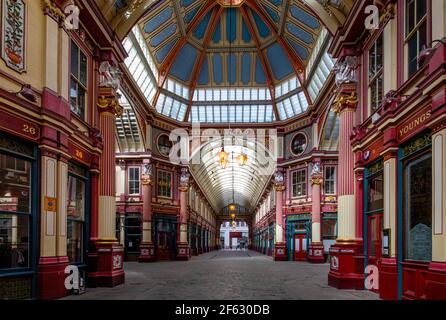 City of London England Großbritannien März 2021 Leadenhal Markt leer während Covid 19 Lockdown März 2021 Leadenhall Markt. Leadenhall Market ist eine gedeckte Marke Stockfoto