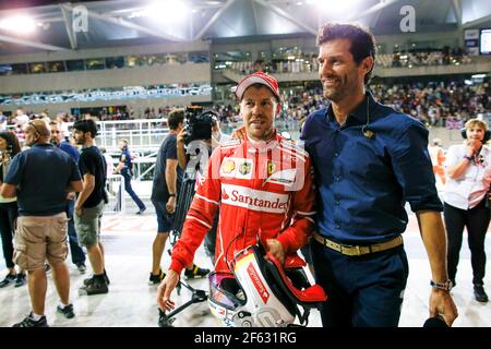 VETTEL Sebastian (ger) Ferrari SF70-H Team scuderia Ferrari, WEBBER Mark, ehemaliger F1 Fahrer während der Formel 1 Weltmeisterschaft 2017, Abu Dhabi Grand Prix vom 23. Bis 26. November in Yas Marina - Foto DPPI Stockfoto