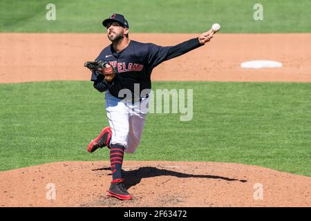 Cleveland Indians Relief Pitcher Oliver Perez (39) bei einem Frühjahrstraining gegen die San Diego Padres, Sonntag, 28. März 2021, in Phoenix, AZ. Stockfoto