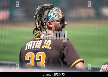 San Diego Padres Shortstop Fernando Tatis Jr. (23) bei einem Frühjahrstraining gegen die Cleveland Indians, Sonntag, 28. März 2021, in Phoenix, AZ Stockfoto