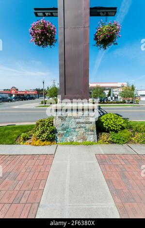 Benannte Ziegelsteine in der Nähe des historischen Tores an der Commercial Avenue zur Innenstadt von Anacortes, Washington. Stockfoto