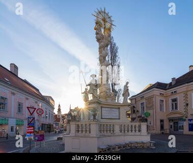 Mödling: Pestsäule (Marianische und Dreifaltigkeitssäule) in Wienerwald, Wienerwald, Niederösterreich, Niederösterreich, Österreich Stockfoto