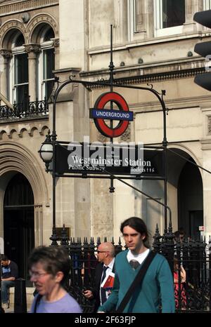 21. April 2011. London, England. U-Bahn London, U-Bahn. U-Bahn-Station Westminster. Foto; Charlie Varley/varleypix.com Stockfoto