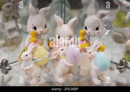 Osterhasen werden am Montag, den 29. März 2021 bei Walter Knoll Florists in St. Louis zum Verkauf angeboten. Ostersonntag ist der 4. April. Foto von Bill Greenblatt/UPI Kredit: UPI/Alamy Live News Stockfoto