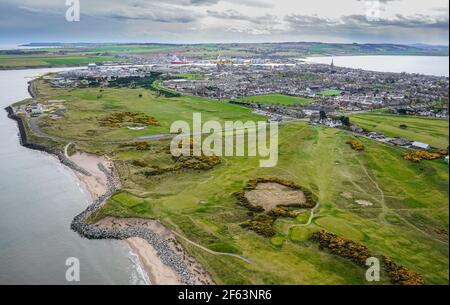 Montrose, Angus, Schottland: Erosion entlang der Küste von montrose, die den fünftältesten Golfplatz der Welt betrifft. Stockfoto