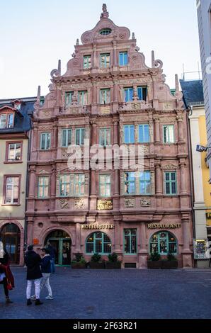 Heidelberg ist eine Universitätsstadt im Bundesland Baden-Württemberg und liegt am Neckar im Südwesten Deutschlands. Stockfoto