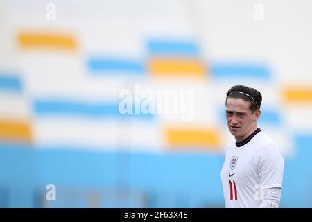 Cardiff, Großbritannien. März 2021, 29th. Louie Barry aus England schaut auf. U18 Fußball-Länderspiel, Wales gegen England, im Leckwith-Stadion in Cardiff, South Wales am Montag, 29th. März 2021. Redaktionelle Verwendung nur. PIC von Andrew Orchard / Andrew Orchard Sport Fotografie / Alamy Live News Kredit: Andrew Orchard Sport Fotografie / Alamy Live News Stockfoto