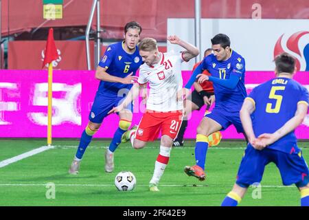 Warschau, Polen. März 2021, 28th. Kamil Jozwiak aus Polen und Joan Cervos aus Andorra in Aktion während des FIFA World Cup 2022 Qatar Qualifying Match zwischen Polen und Andorra im Marschall Jozef Pilsudski Legia Warschau Municipal Stadium. (Endnote; Polen 3:0 Andorra) (Foto: Mikolaj Barbanell/SOPA Images/Sipa USA) Quelle: SIPA USA/Alamy Live News Stockfoto