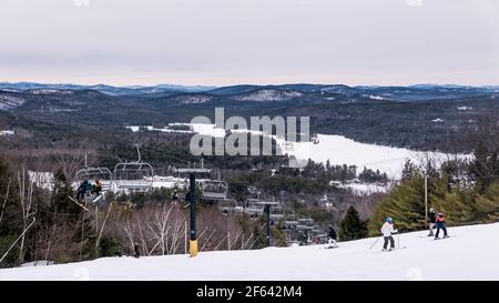 Skifahren auf dem Shawnee Peak, Bridgton, Maine Stockfoto
