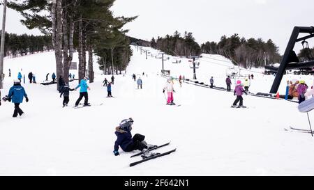 Skifahren auf dem Shawnee Peak, Bridgton, Maine Stockfoto