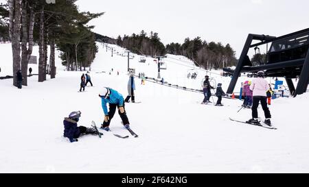 Skifahren auf dem Shawnee Peak, Bridgton, Maine Stockfoto