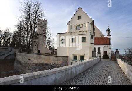 Mindelheim, Deutschland. März 2021, 25th. Die Mindelburg auf dem Georgenberg, erbaut im zwölften Jahrhundert. Die Burg Mindelburg soll künftig erstmals seit 1927 wieder für die breite Öffentlichkeit zugänglich sein. Quelle: Karl-Josef Hildenbrand/dpa/Alamy Live News Stockfoto