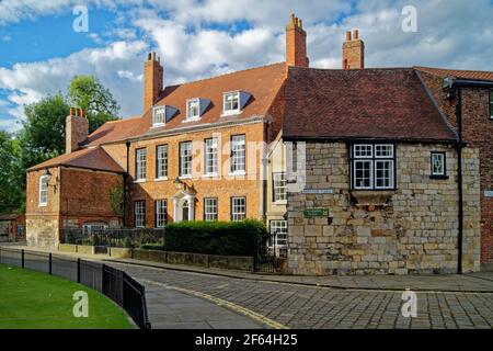 Großbritannien, North Yorkshire, York, Nummer 4 Minster Yard. Stockfoto