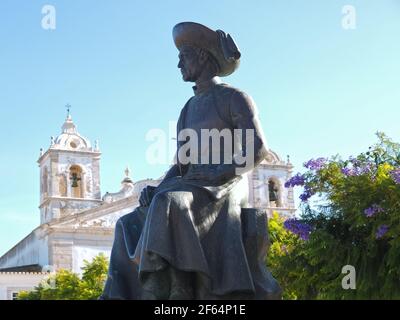 Stadtkirche von Lagos in Portugal benannt Igreja de Santa Maria mit der Skulptur von Infante de Henrique Stockfoto