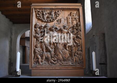 Die Abteikirche St. Maria und Markus in Reichenau Mittelzel. Holzrelief von Ulrich Gloeckler, 16. Jahrhundert. Martyrium des heiligen Stephanus. Stockfoto