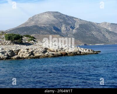 In der ägäis Meer mit schöner Bergkulisse Stockfoto