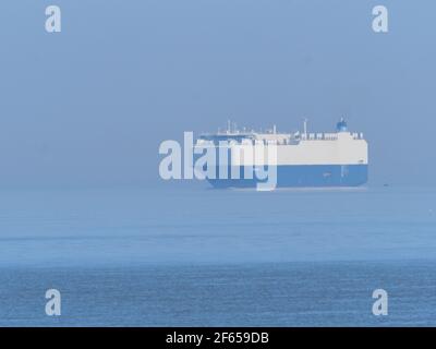 Sheerness, Kent, Großbritannien. März 2021, 30th. UK Wetter: Ein sonniger Morgen in Sheerness, Kent. Kredit: James Bell/Alamy Live Nachrichten Stockfoto