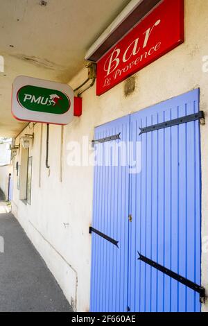 Geschlossenes Hotel-Restaurant, ehemalige Nationalstraße 7, RN7, Monelimar, Drome, Frankreich Stockfoto