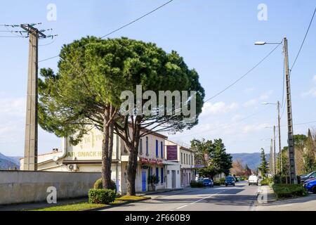 Geschlossenes Hotel-Restaurant, ehemalige Nationalstraße 7, RN7, Monelimar, Drome, Frankreich Stockfoto