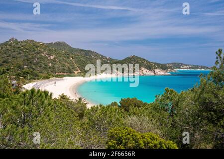 Kristallklares und tropisches Wasser am Strand von Campus, Villasimius Stockfoto