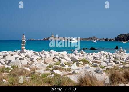 Kristallklares und tropisches Wasser am Cava Usai Strand, Villasimius Stockfoto