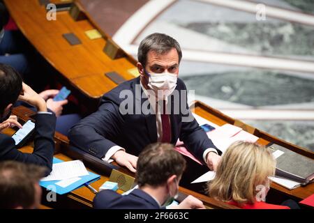 Paris, Frankreich. März 2021, 30th. Der französische Minister für Solidarität und Gesundheit Olivier Veran während einer Fragestunde an die Regierung am 30. März 2021 in der Nationalversammlung in Paris. Foto von Raphael Lafargue/ABACAPRESS.COM Quelle: Abaca Press/Alamy Live News Stockfoto