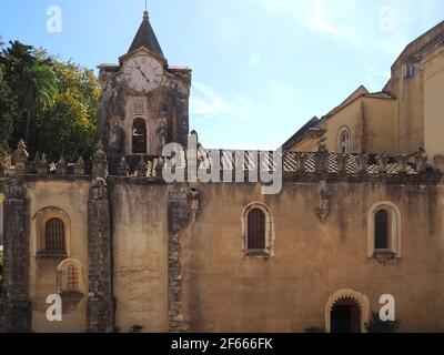 Gotische Kirche Igreja de Nossa Senhora do popula in Caldas da Rheinha, Zentralportugal Stockfoto