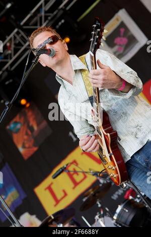 Nathan King Gitarrist von Level 42 bei The Midlands Music Festival 2010 Stockfoto