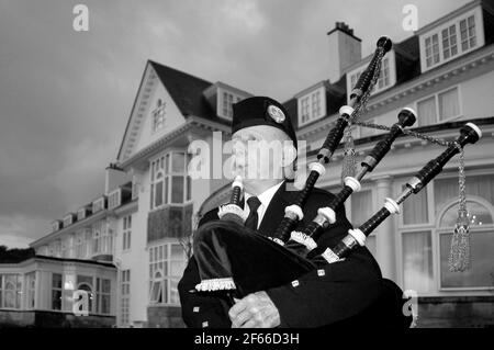 Trump Turnberry: Dudelsackspieler beim Dudelsackspielen im Turnberry Resort in Schottland Stockfoto