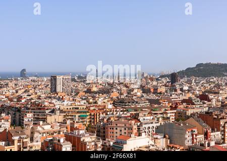 Blick über Barcelona von der Spitze des Tibidabo Berges Stockfoto