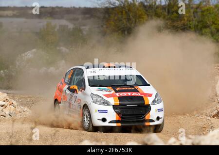 34 MAISANO Brandon PEBEYRE Pierre 208 VTI R R2 ,Aktion während der Rallye Frankreich 2017, Rallye Terre des Cardabelles vom 6. Bis 8. Oktober in Millau, Frankreich. Foto Frederic Le Floc'h / DPPI Stockfoto