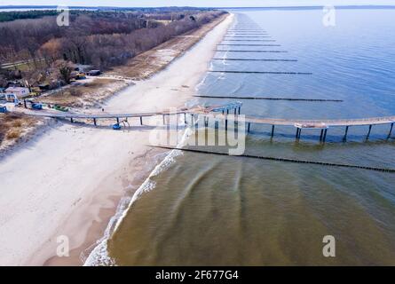 Koserow, Deutschland. März 2021, 22nd. Auf der Insel Usedom wird ein neuer Pier gebaut. Quelle: Jens Büttner/dpa-Zentralbild/ZB/dpa/Alamy Live News Stockfoto