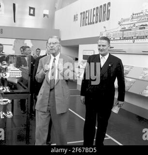 Der Kinguret besucht M / S Trelleborgs Ausstellung König Gustav Vi Adolf Generaldirektor Erik Upmark Stockfoto