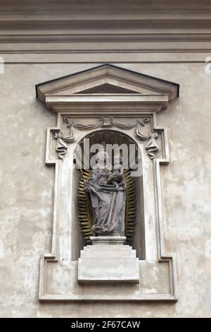 Skulptur des St.-Georgs-Klosters auf der Prager Burg in Tschechien Stockfoto