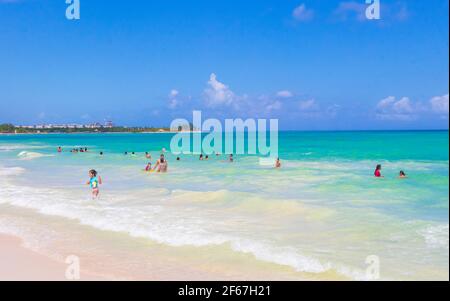 Tropischer mexikanischer Strand 88 Punta Esmeralda in Playa del Carmen Mexiko. Stockfoto