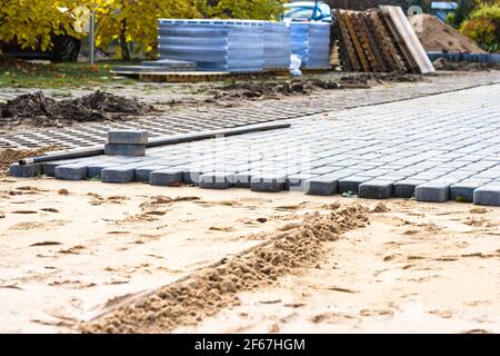 Neue Pflaster von Pflasterplatten, neue Straße gepflastert Stockfoto