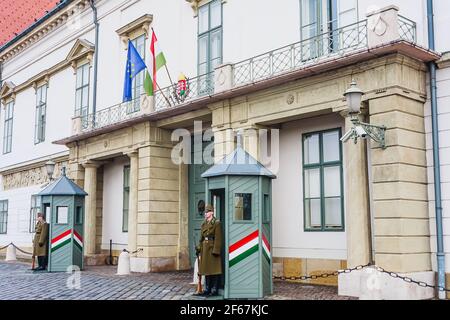 Schutz vor Sandor Palast, Residenz der ungarische Präsident, Budapest, Ungarn, Europa Stockfoto