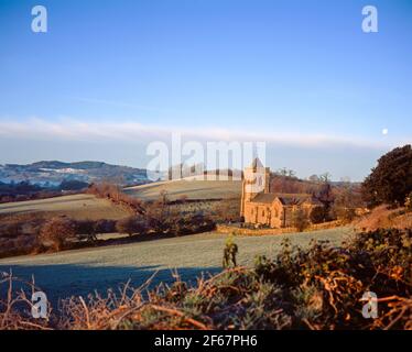 Knackige winter morgen Kirche von St Mary's bei Crosthwaite die Lyth Tal zwischen Kendal und Bowness on Windermere Cumbria Lake District, England Stockfoto