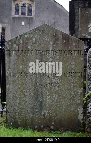 Grab von William Wordsworth auf dem Kirchhof von St. Oswald in Grasmere, Cumbria Stockfoto