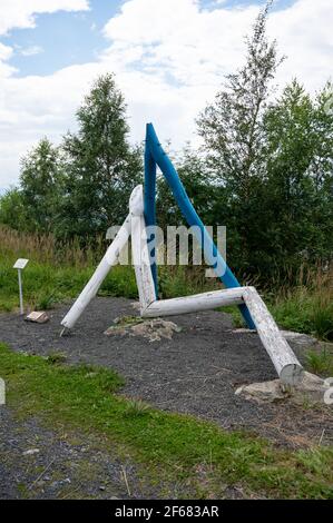 Station XIII des Kreuzweges: Jesus wird vom Kreuz genommen. Kalvária na Peknú vyhliadku. Starý Smokovec, Slowakei. 2020-07-27. Stockfoto