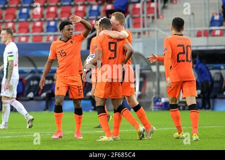 SZEKESFEHERVAR, UNGARN - MÄRZ 30: Feier von Tyrell Malacia der Niederlande U21, Myron Boadu der Niederlande U21, Dani de Wit der Niederlande Stockfoto