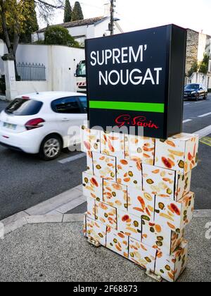 Nougat-Laden, ehemalige Nationalstraße 7 bei Sonnenuntergang, Montélimar, Drome, Frankreich Stockfoto