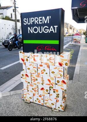 Nougat-Laden, ehemalige Nationalstraße 7 bei Sonnenuntergang, Montélimar, Drome, Frankreich Stockfoto