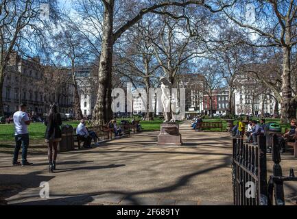 Berkeley Square, Mayfair, London W1J, England, Großbritannien. Stockfoto